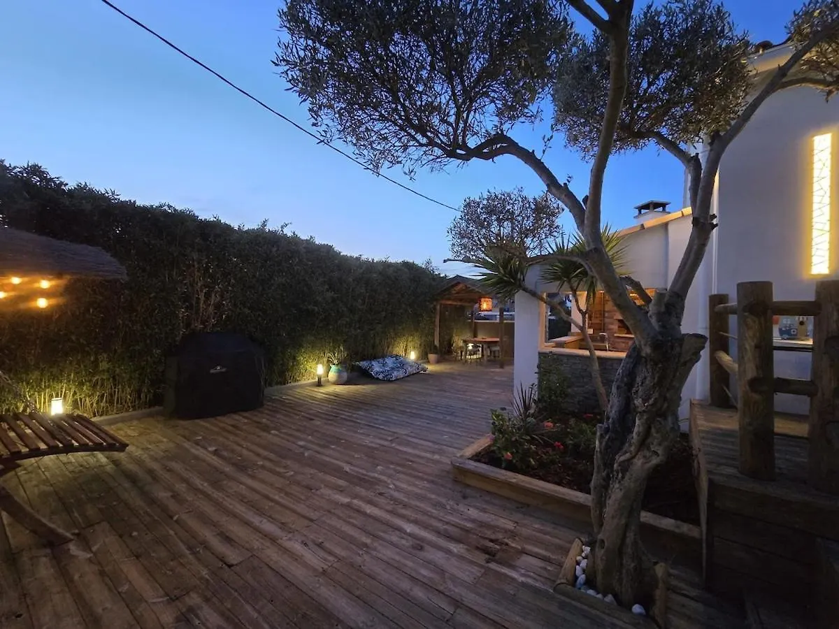 Charming Cozy Villa Saint-Victoret France
