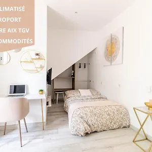 A 5 Min De L' Aeroport Et Toutes Commodites Appartement